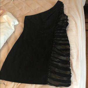 One sleeved dress beige inlet on down the rt side